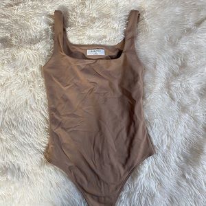ARITZIA CONTOUR BABATON SIZE XS (can fit XS-S)